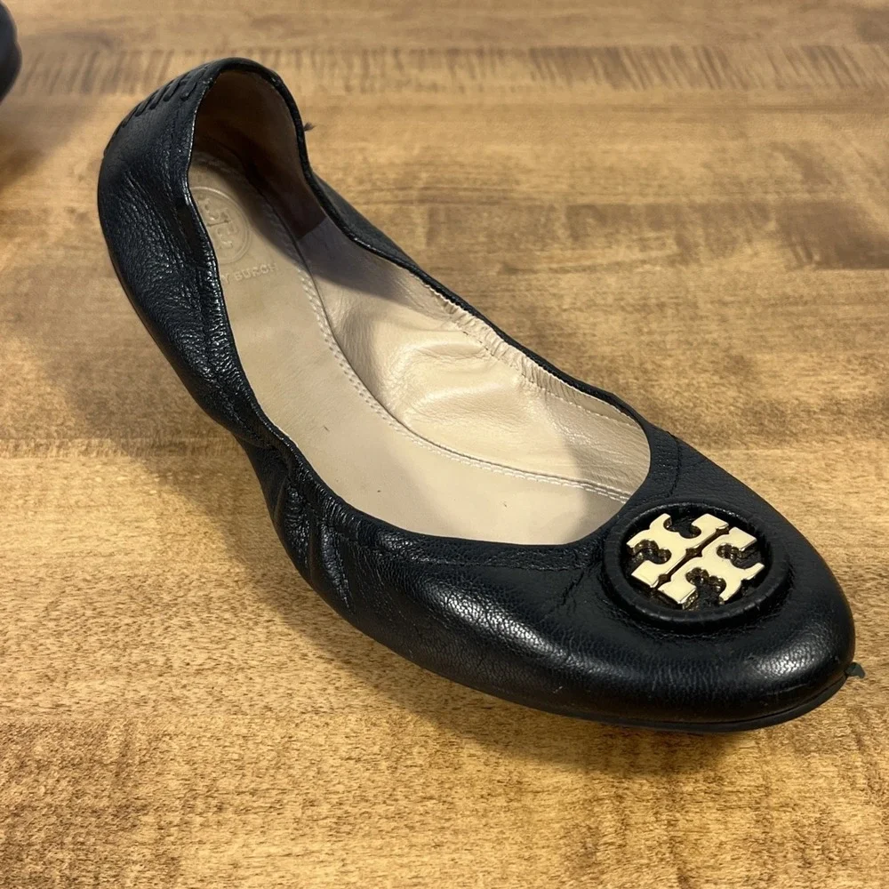 Women's Black Tory Burch Claire Ballet Flats Gold Tone Logo Emblem Size 9